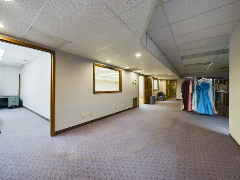 More Photos Of 101 E Elm St, Union City General Retail For Sale