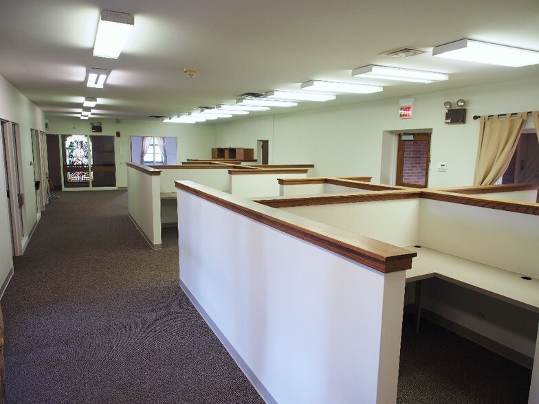 More Photos Of 329-331 S York Rd, Bensenville Daycare Center For Lease