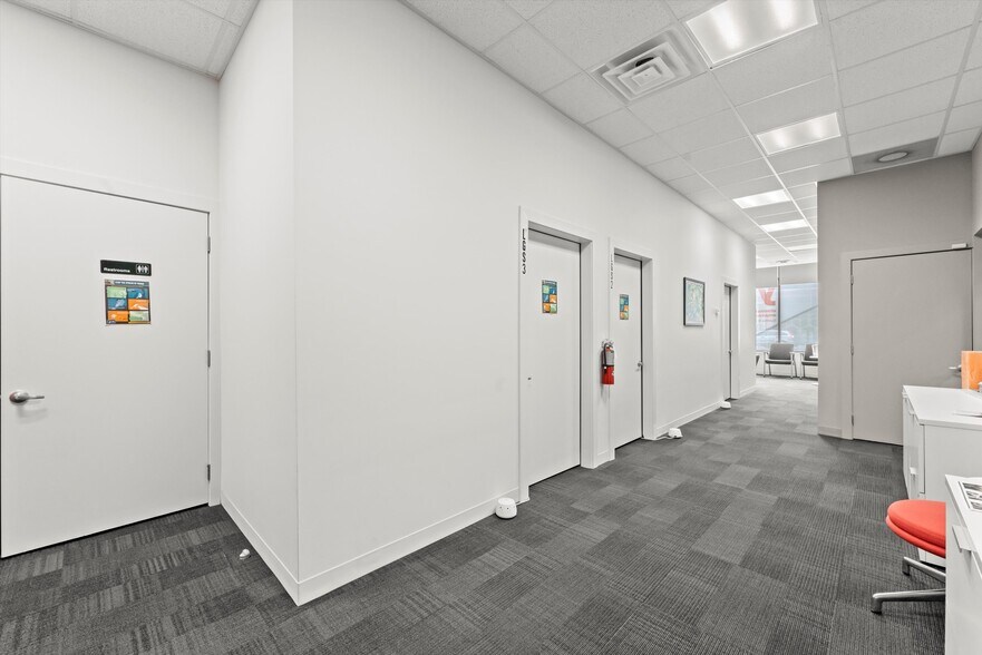 More Photos Of 2754 W Fullerton Ave, Chicago Freestanding For Lease