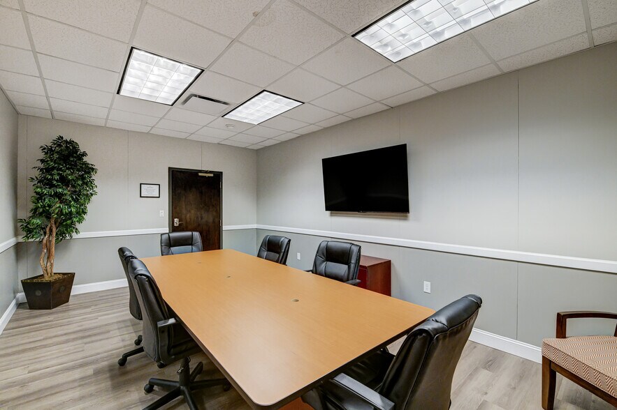 More Photos Of 9635 Southern Pine Blvd, Charlotte Coworking Space