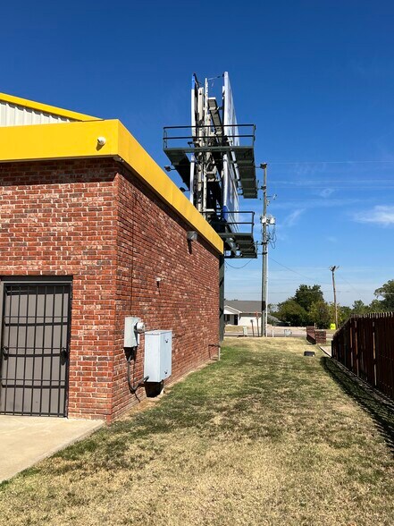 More Photos Of 3003 Arlington, Ada Specialty For Sale