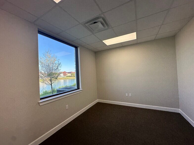 More Photos Of 5501 Cabrera Dr, Sugar Land Unknown For Lease