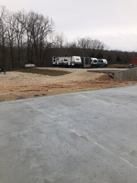 More Photos Of 2560 Old Route 5, Camdenton Self Storage For Sale