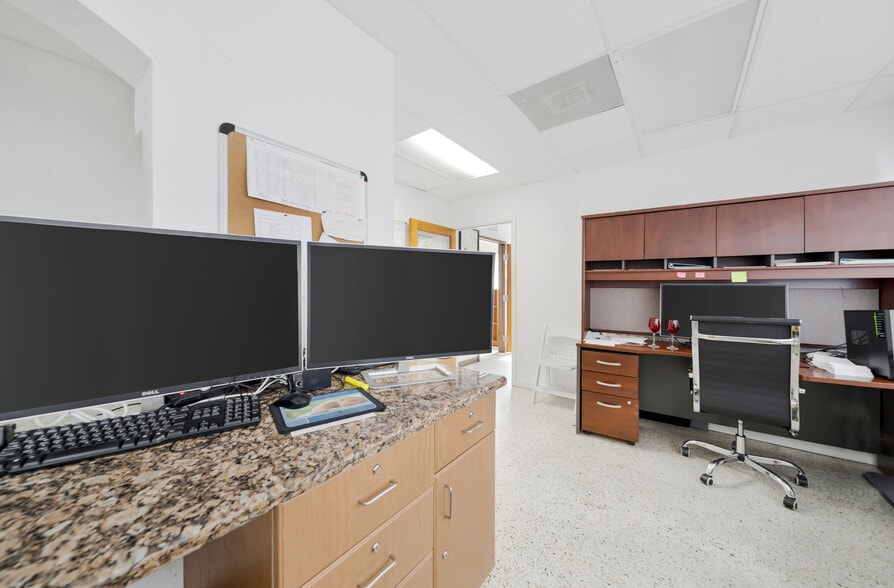 More Photos Of 3401 NW 7th St, Miami Medical For Lease