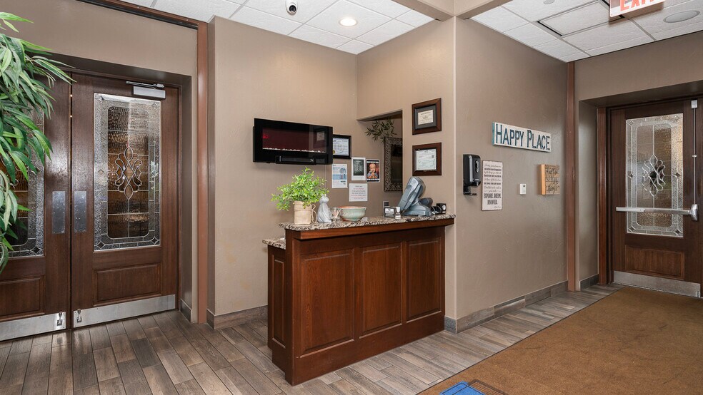 More Photos Of 100 W Broadway Ave, Bismarck Medical For Sale