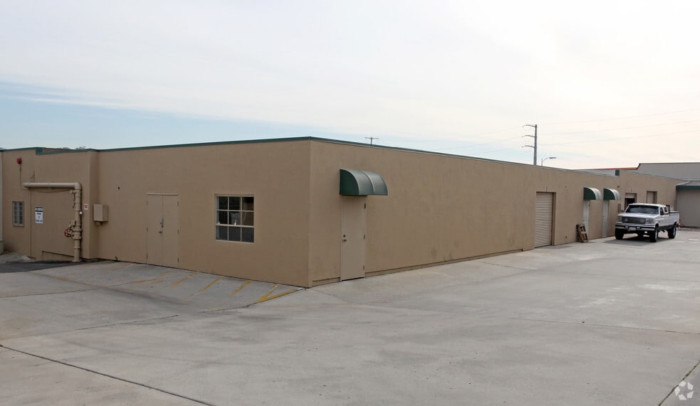 More Photos Of 1161-1165 Cushman Ave, San Diego Warehouse For Lease