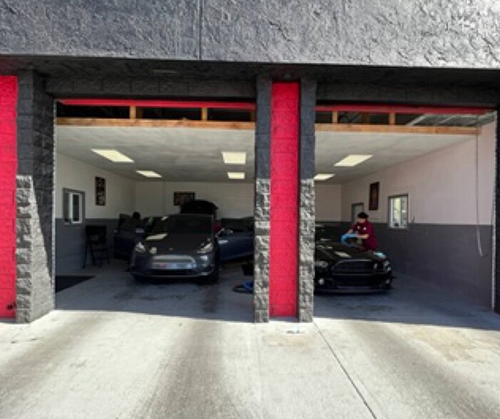 More Photos Of 2225 Club Way, San Bernardino Auto Repair For Sale