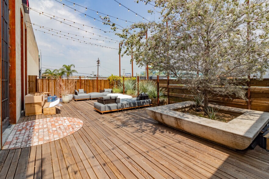 More Photos Of 676 N Spring St, Los Angeles Loft Creative Space For Sale