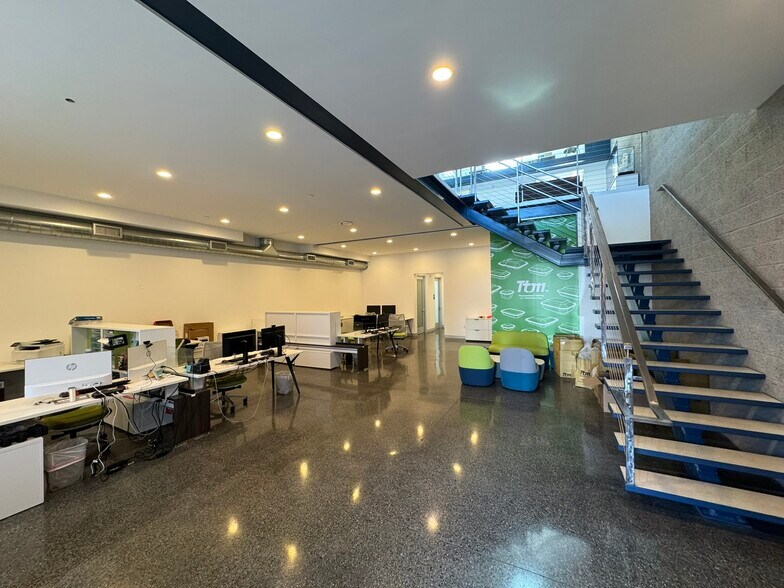 More Photos Of 123-127 Lomita St, El Segundo Loft Creative Space For Sale