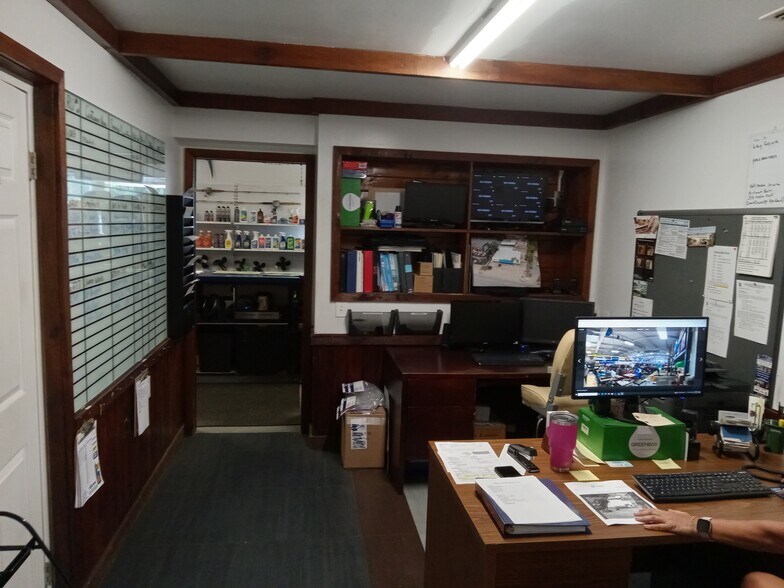 More Photos Of 720 N US 17-92 Hwy, Longwood Light Manufacturing For Sale