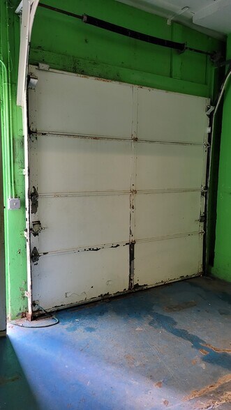 More Photos Of 35 High St, Poughkeepsie Warehouse For Lease