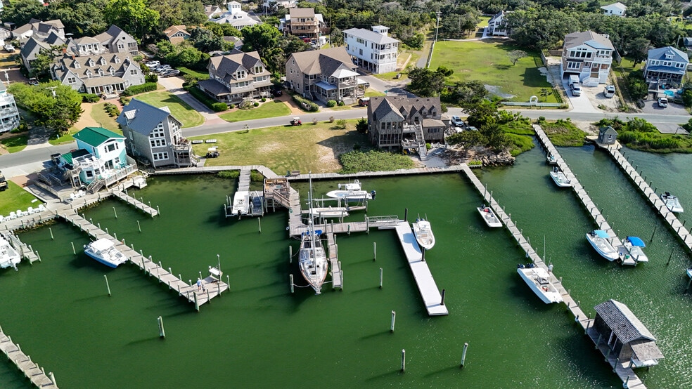 More Photos Of 155 Silver Lake Dr, Ocracoke Hospitality For Sale