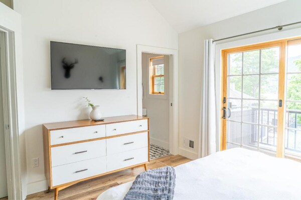 More Photos Of 10 Front St, Lake George Hospitality For Sale