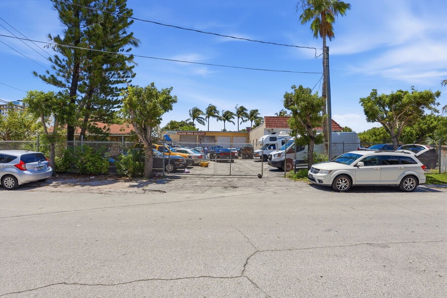 More Photos Of 401 SE 5th Ave, Delray Beach Auto Dealership For Sale