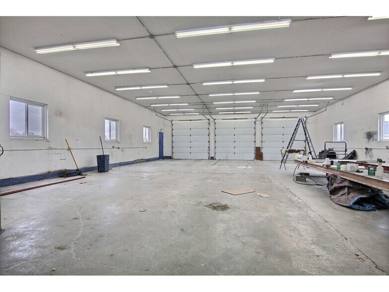 More Photos Of 19560 Burnham Ave, Lynwood Auto Repair For Sale