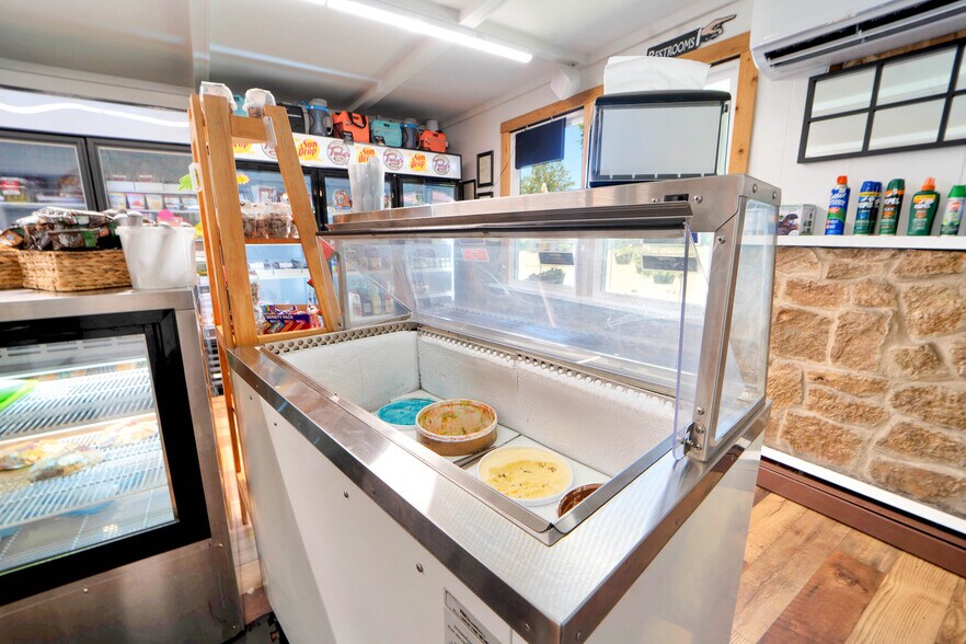 More Photos Of E6659 Wolf River Dr, Fremont General Retail For Sale