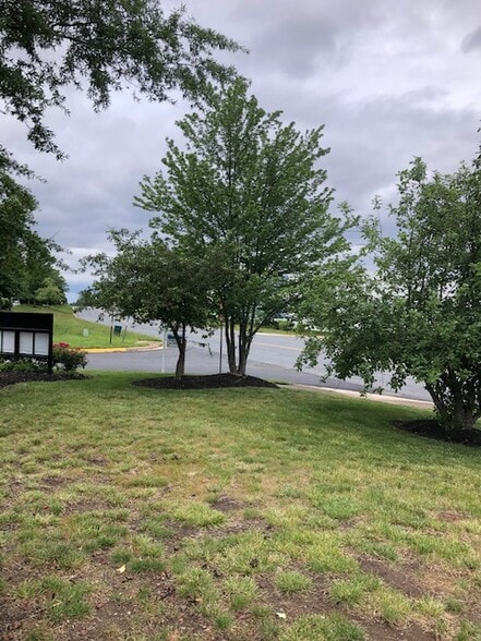 More Photos Of 22923 Quicksilver Dr, Sterling Warehouse For Lease