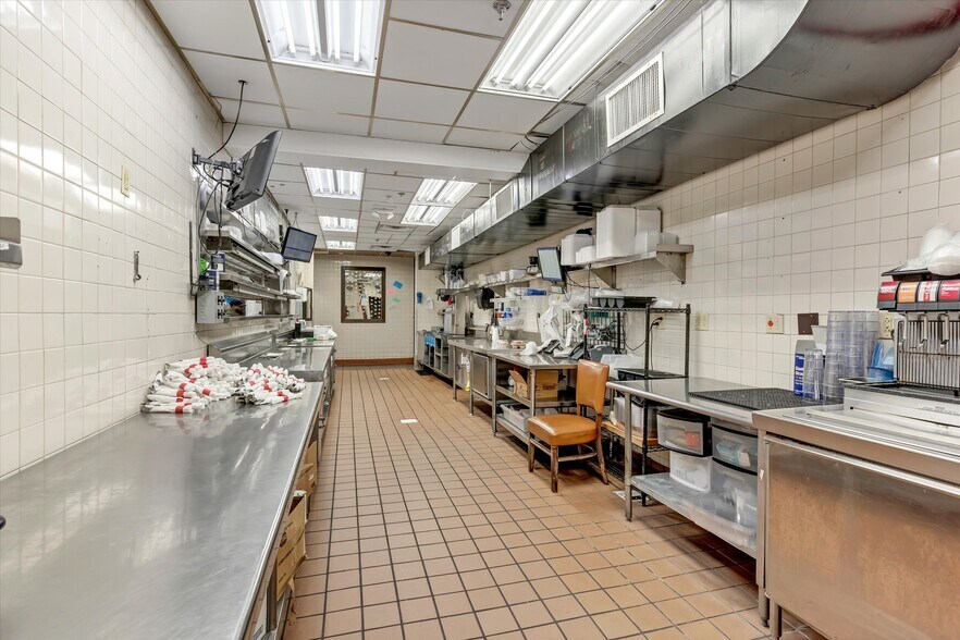 More Photos Of 2794 Parkway, Pigeon Forge Restaurant For Lease