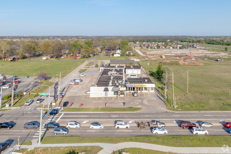 More Photos Of 8108 E Memorial St, Bixby Unknown For Lease