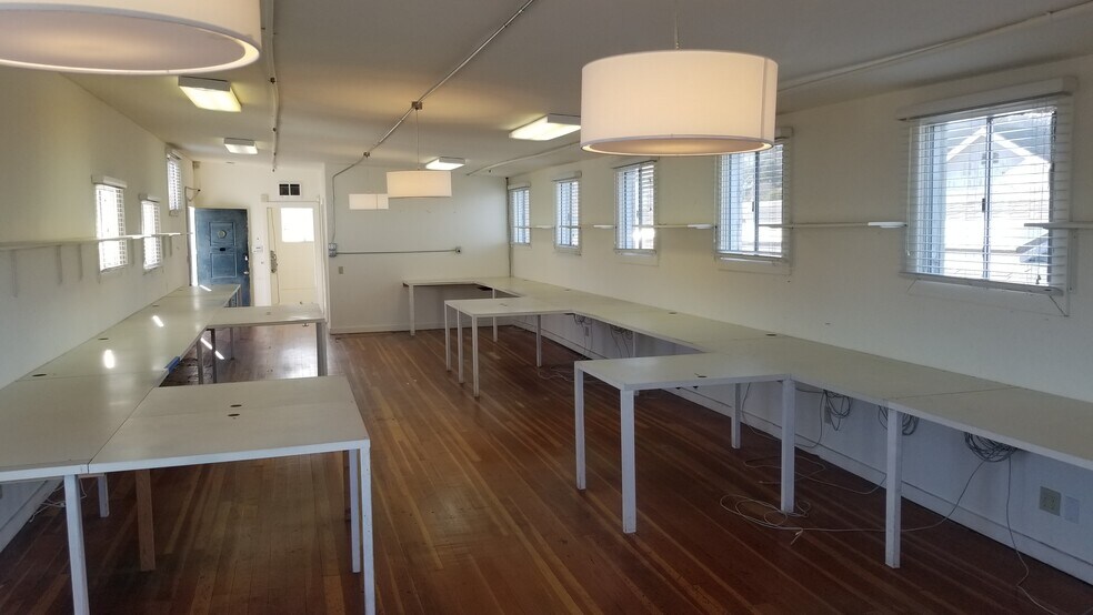 More Photos Of Road 3 and Harbor Drive, Sausalito Warehouse For Lease