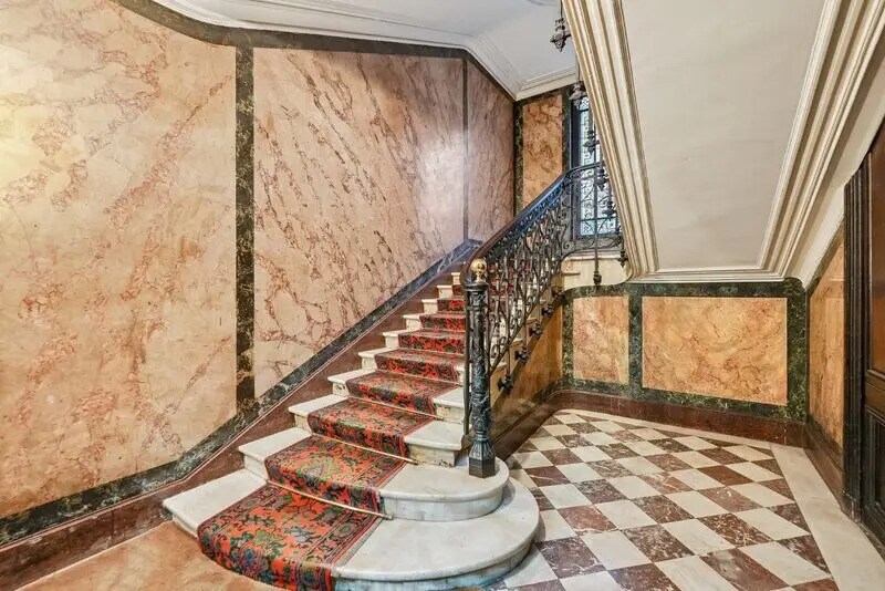 More Photos Of 30 Rue De Miromesnil, Paris Office For Sale