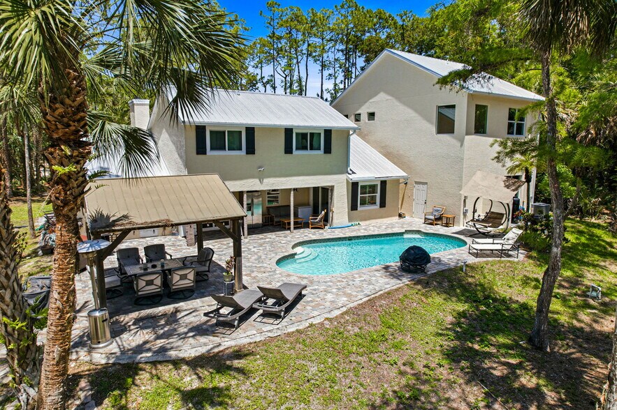 More Photos Of 4120 3rd Ave NW, Naples Apartments For Sale