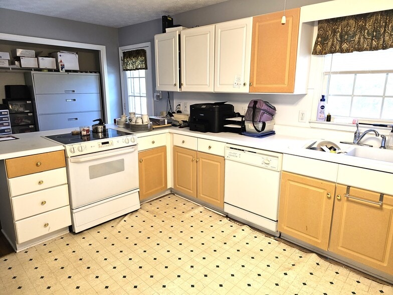 More Photos Of 2356 Clay Rd, Austell Schools For Sale