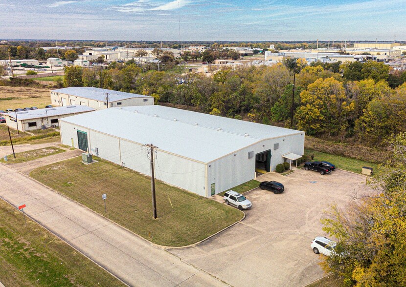 Primary Photo Of 1514 Shiloh Ave, Bryan Warehouse For Sale