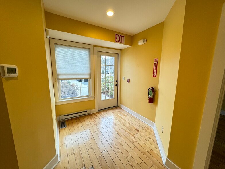 More Photos Of 69 York St, Kennebunk Medical For Sale