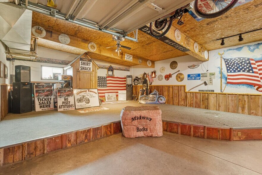 More Photos Of 206 1st St, Soldier Restaurant For Sale