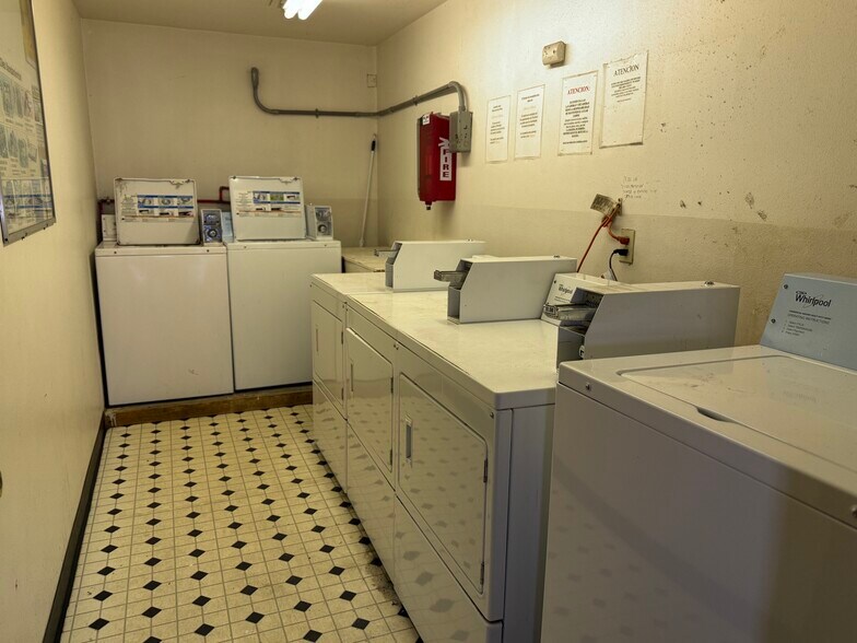More Photos Of 1046 NE 17th Ave, Hillsboro Apartments For Sale
