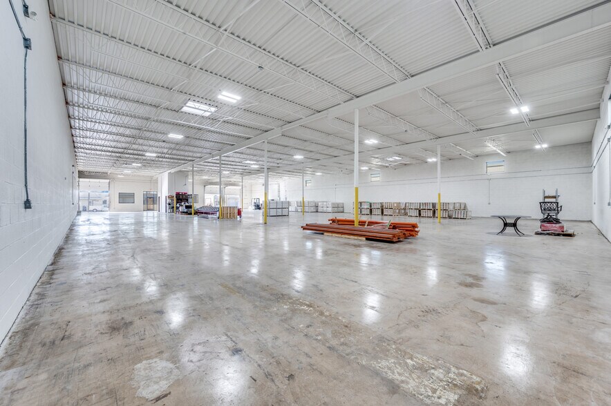 More Photos Of 2977 Congressman Ln, Dallas Distribution For Sale