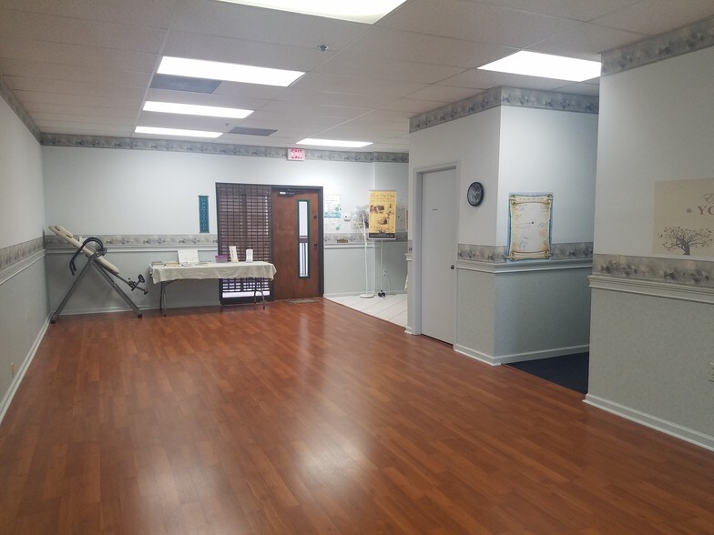 More Photos Of 9200 Bonita Beach Rd, Bonita Springs Coworking Space