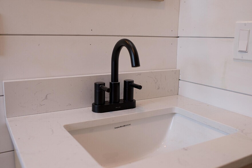 More Photos Of 1132 Old Rte 17, Harris Office Residential For Sale