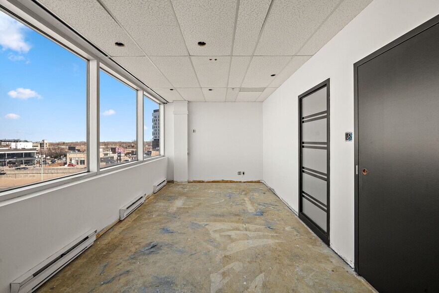 More Photos Of 8000 Boul Décarie, Montréal Medical For Lease