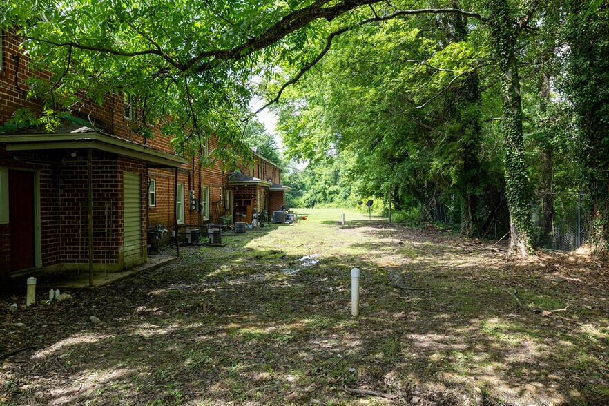 More Photos Of 1393 Lapaloma Cir, Memphis Apartments For Sale