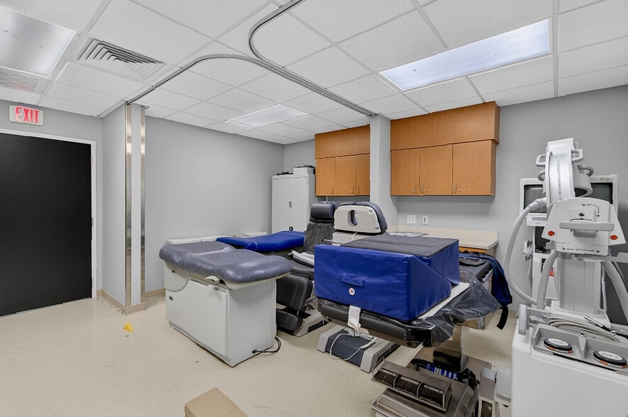 More Photos Of 1930 Charlie Hall Blvd, Charleston Medical For Lease