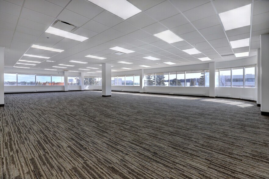 More Photos Of 320 Matheson Blvd W, Mississauga Coworking Space
