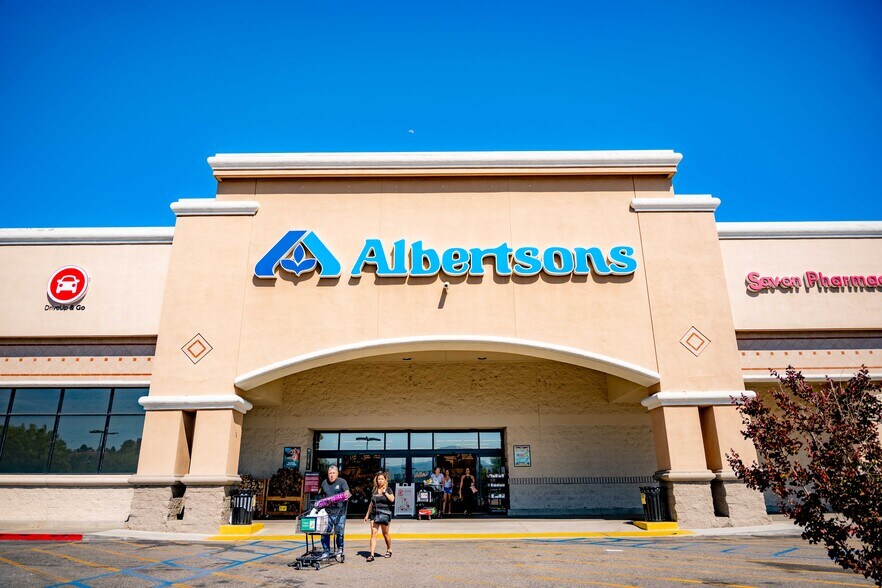 More Photos Of 40930-41090 California Oaks Rd, Murrieta Unknown For Lease