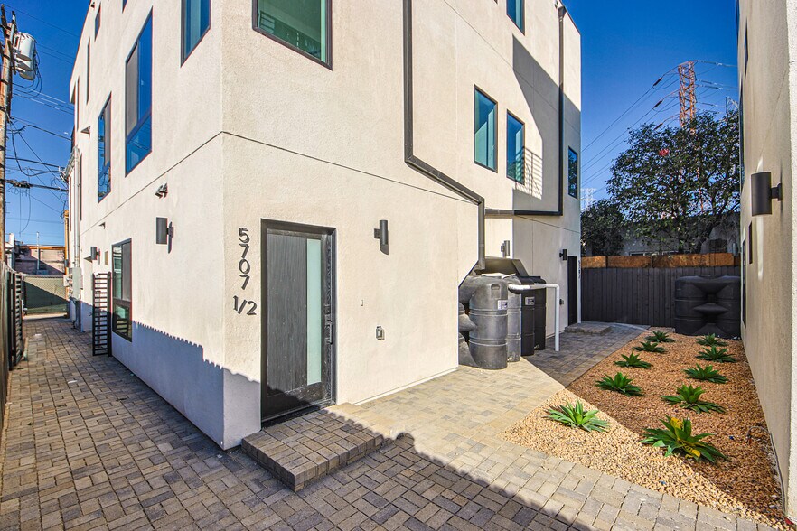 More Photos Of 5709 Auckland Ave, North Hollywood Apartments For Sale