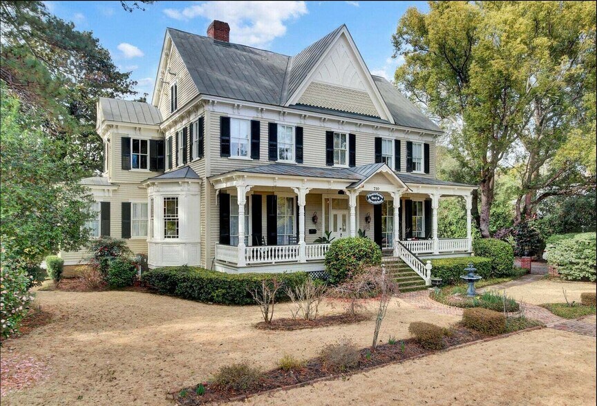 More Photos Of 710 S Main St, Summerville Hospitality For Sale
