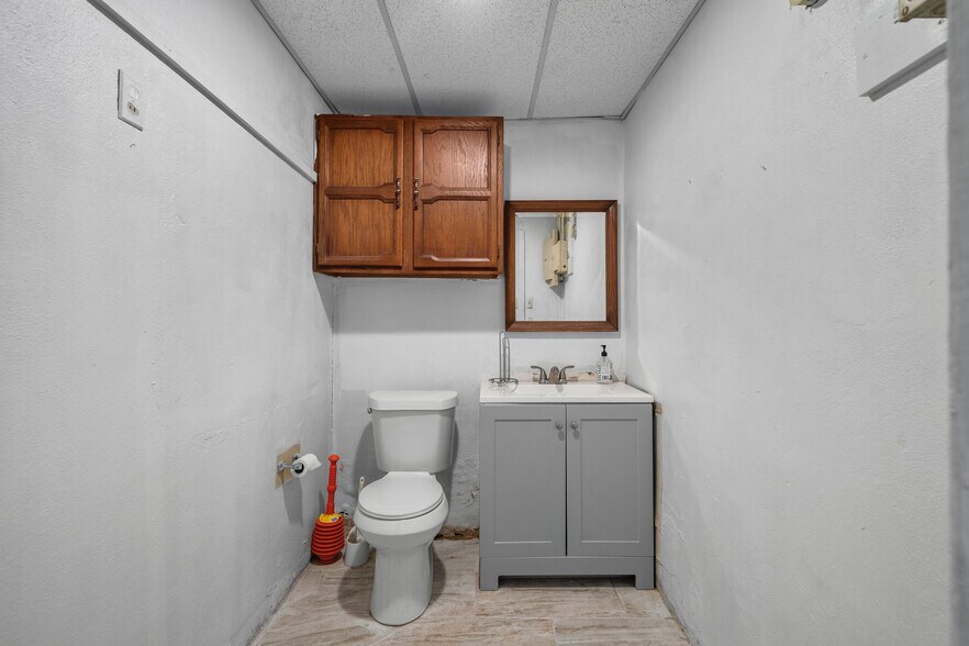 More Photos Of 3306-3308 Pike Ave, North Little Rock Storefront For Sale