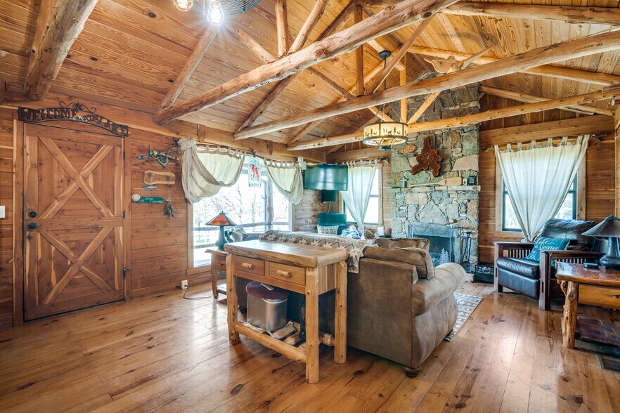 More Photos Of Richland Chambers Lake, Streetman Land For Sale