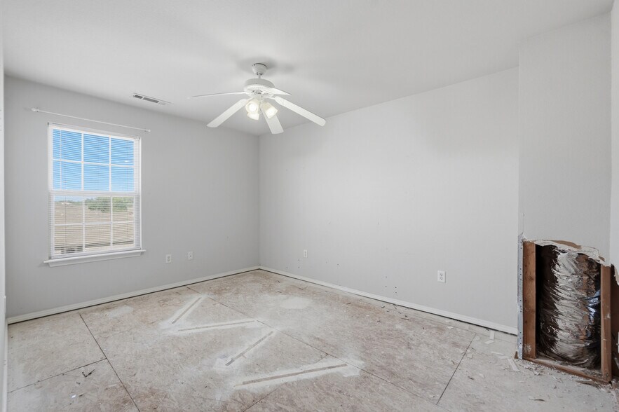 More Photos Of 3403 SW Deerfield Blvd, Bentonville Multifamily For Sale