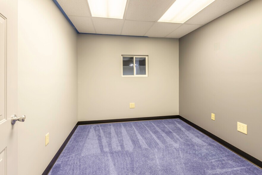 More Photos Of 2840 Mitthoeffer Pl, Indianapolis Warehouse For Sale