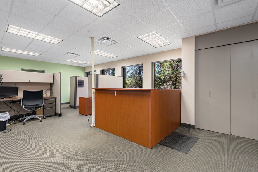 More Photos Of 2640 Pitcairn Rd, Monroeville Medical For Sale