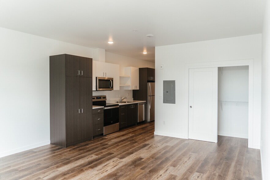 More Photos Of 7448 N Saint Louis Ave, Portland Apartments For Sale