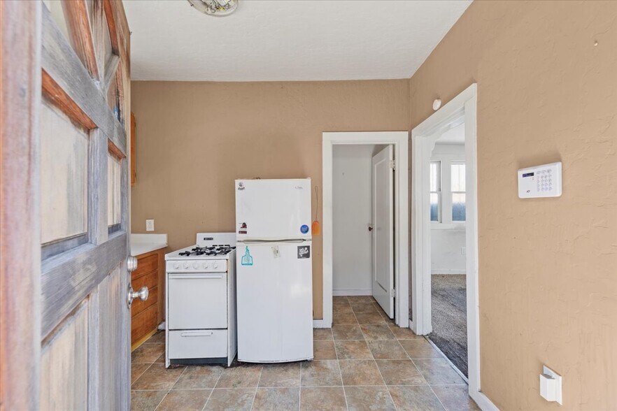 More Photos Of 2857 Ford St, Oakland Multifamily For Sale