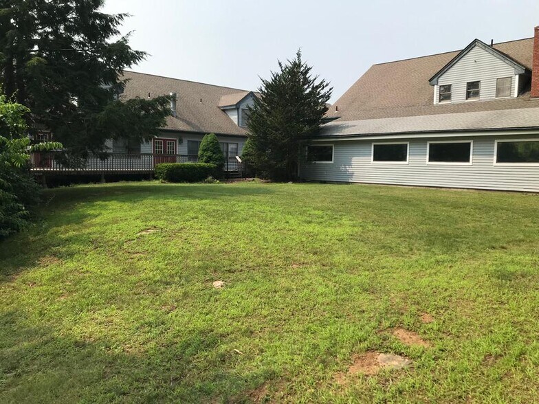 More Photos Of 12 Goose Ln, Tolland Office For Lease