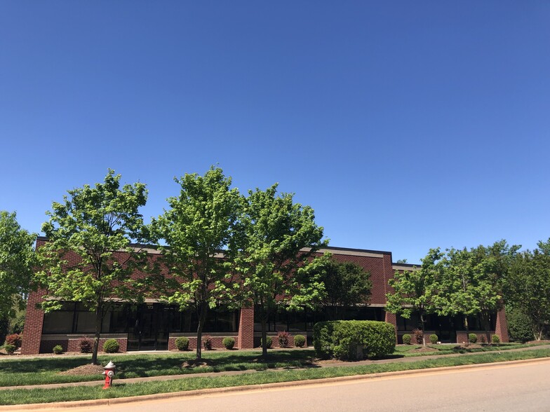 More Photos Of 173 Towerview Ct, Cary Flex For Lease